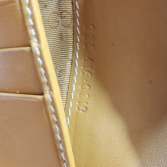 Vintage Gucci bifold wallet - Picture 7 of 12